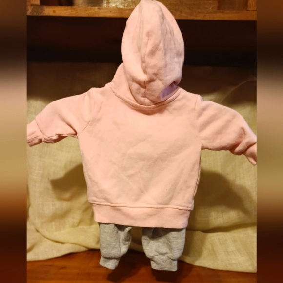 Adorable Girls Champions sweatsuit - Picture 3 of 6